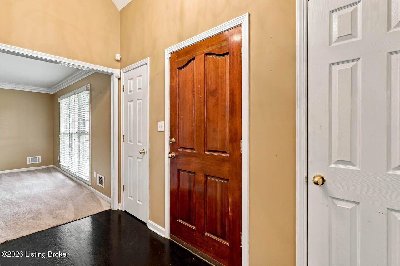 1118 Blackthorn Rd