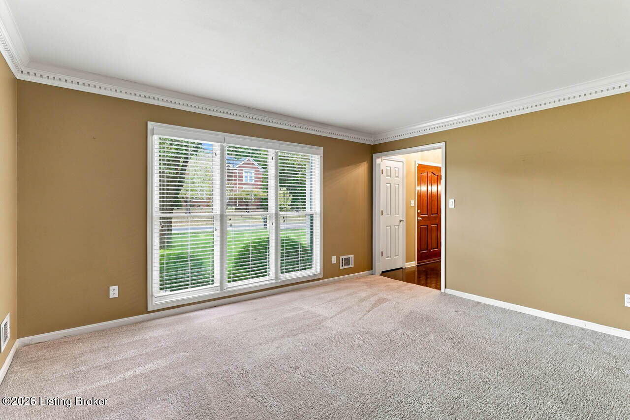 1118 Blackthorn Rd
