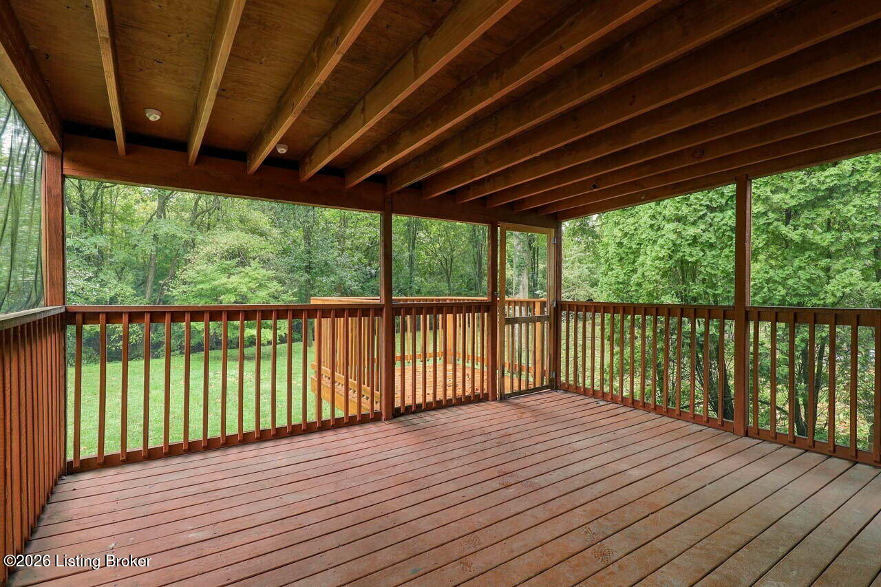 1118 Blackthorn Rd