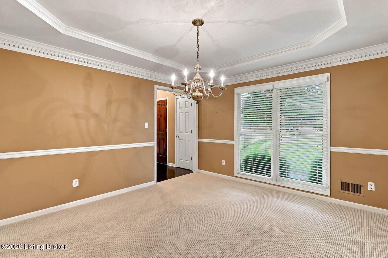 1118 Blackthorn Rd