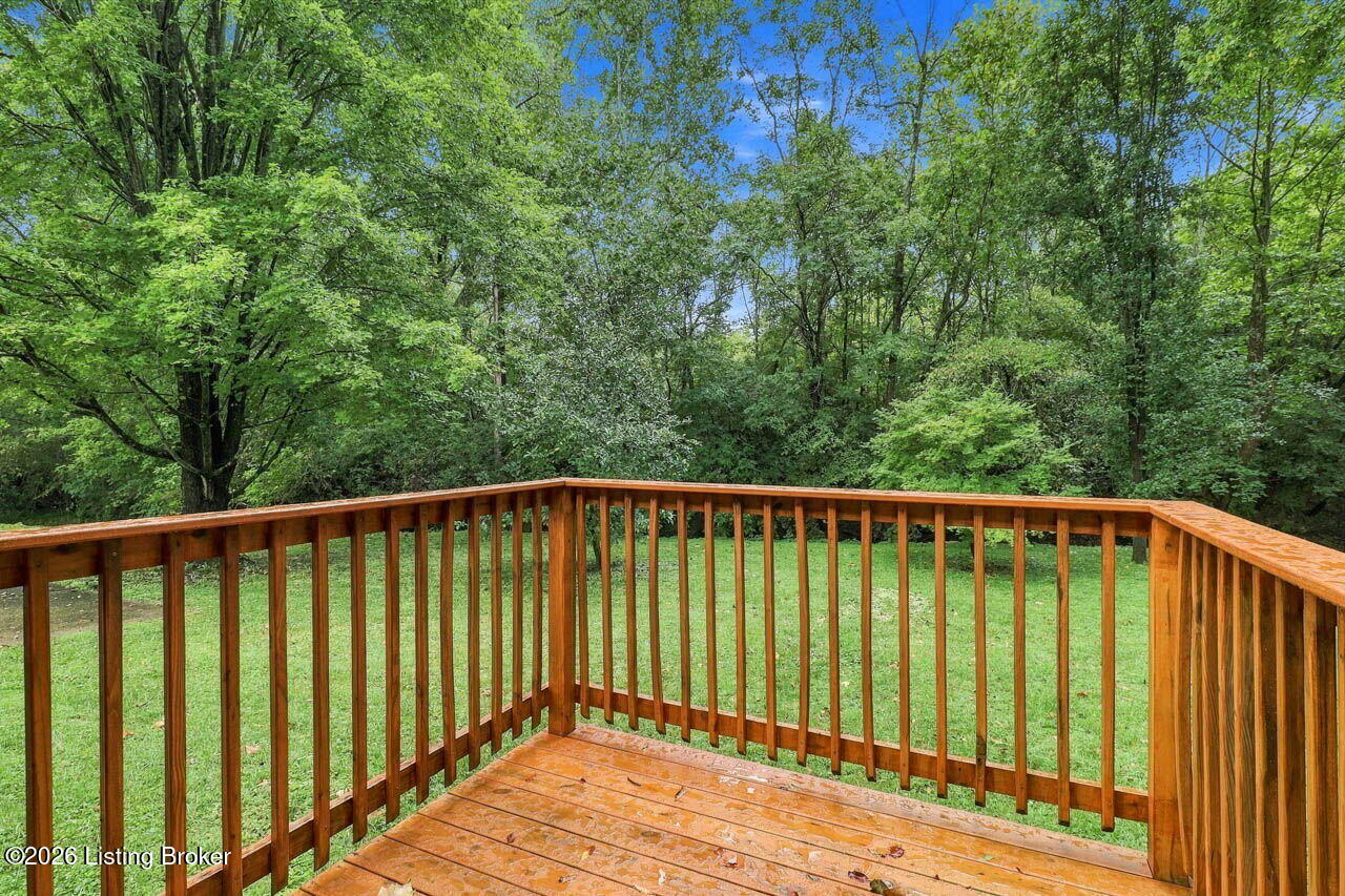 1118 Blackthorn Rd