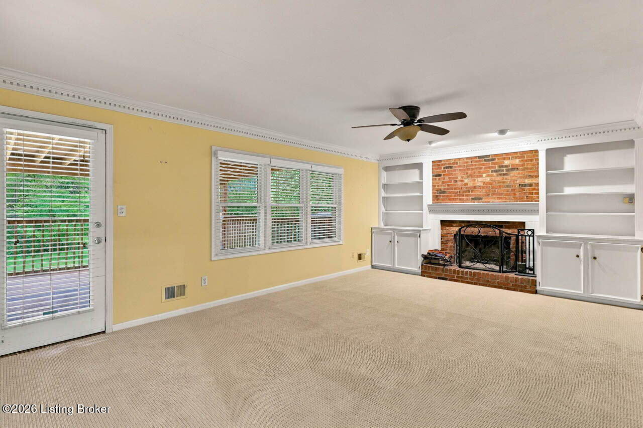 1118 Blackthorn Rd