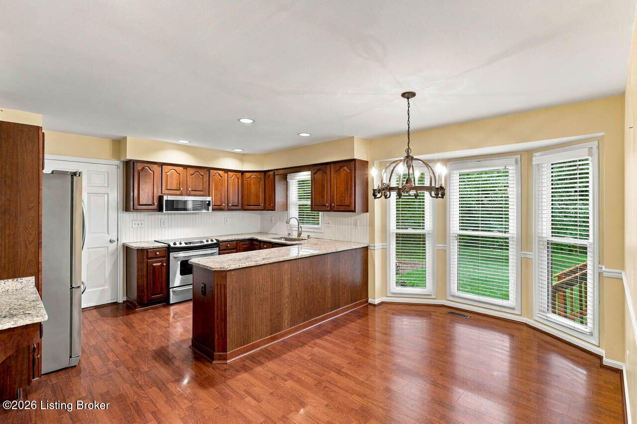 1118 Blackthorn Rd