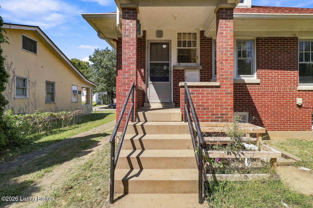 2156 Gladstone Ave