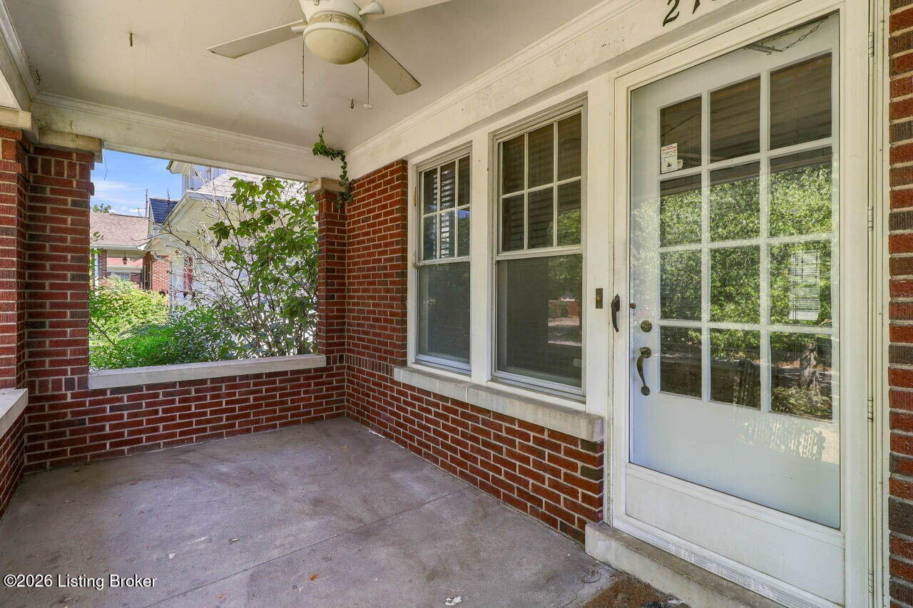 2156 Gladstone Ave
