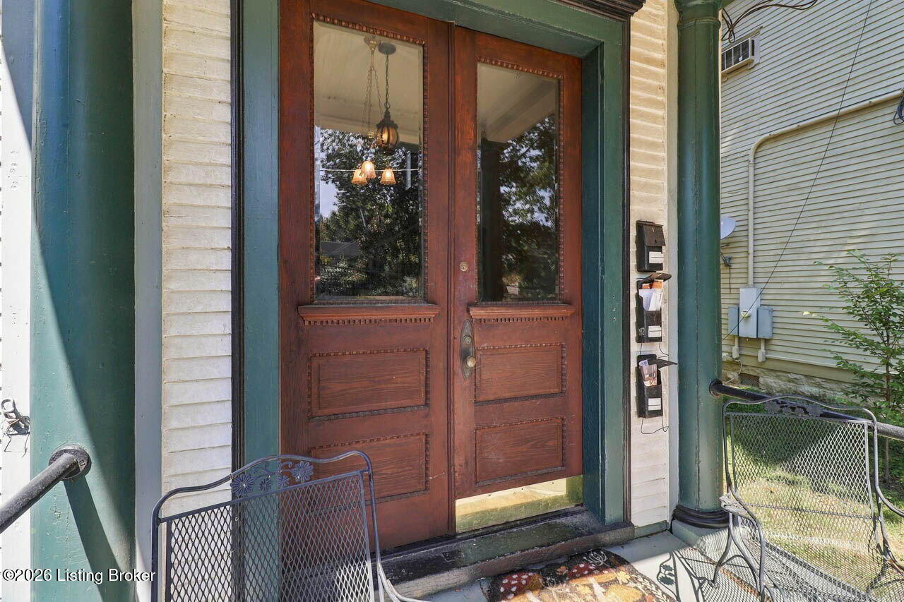 2063 Sherwood Ave