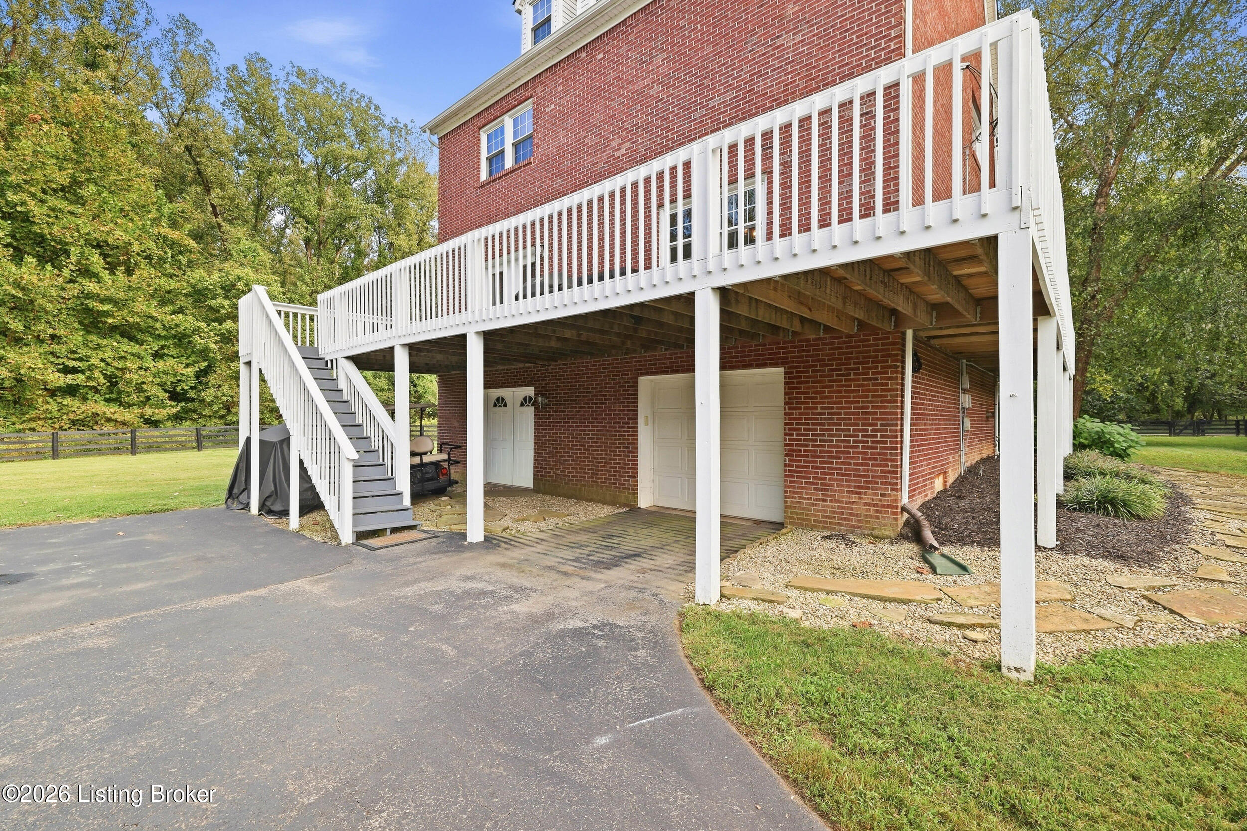 14417 Spring Dr