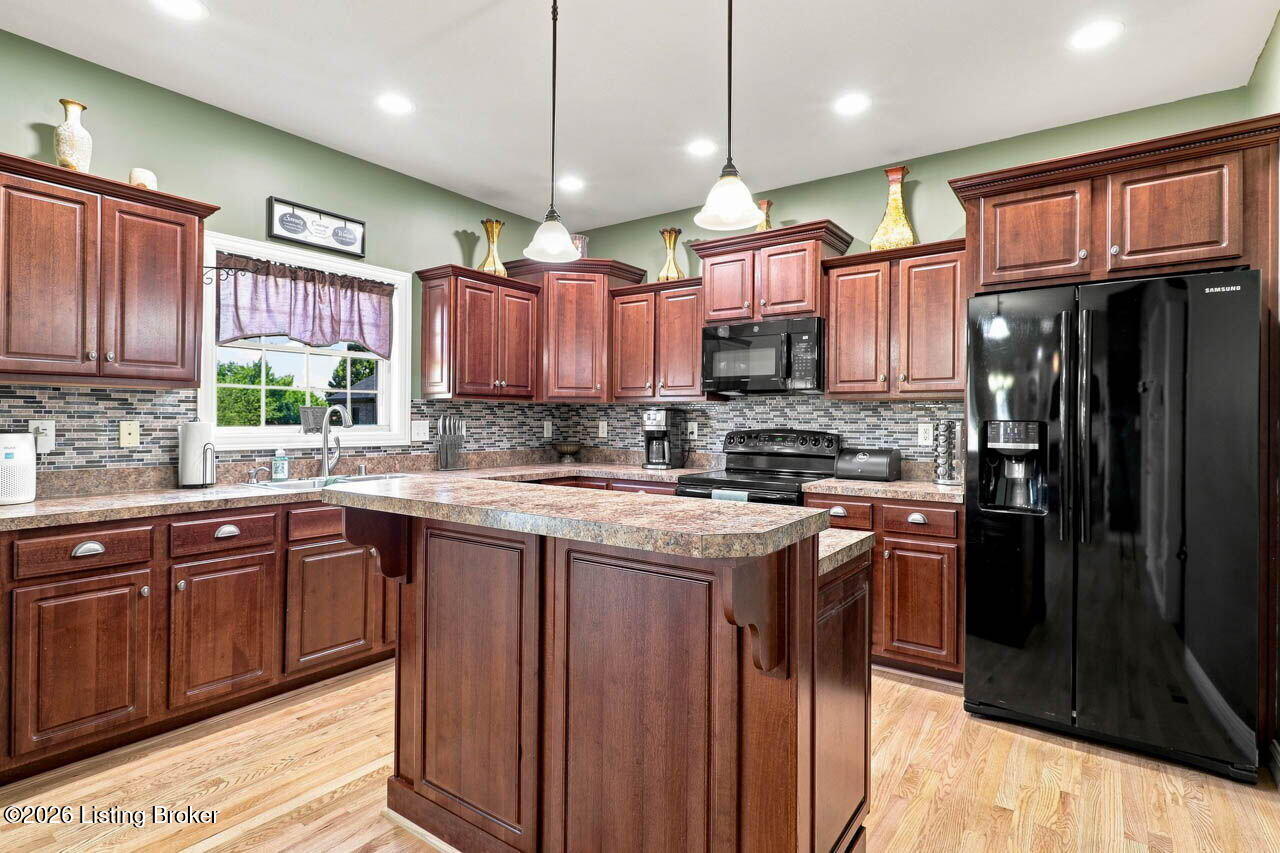 7612 Aspen Ridge Rd