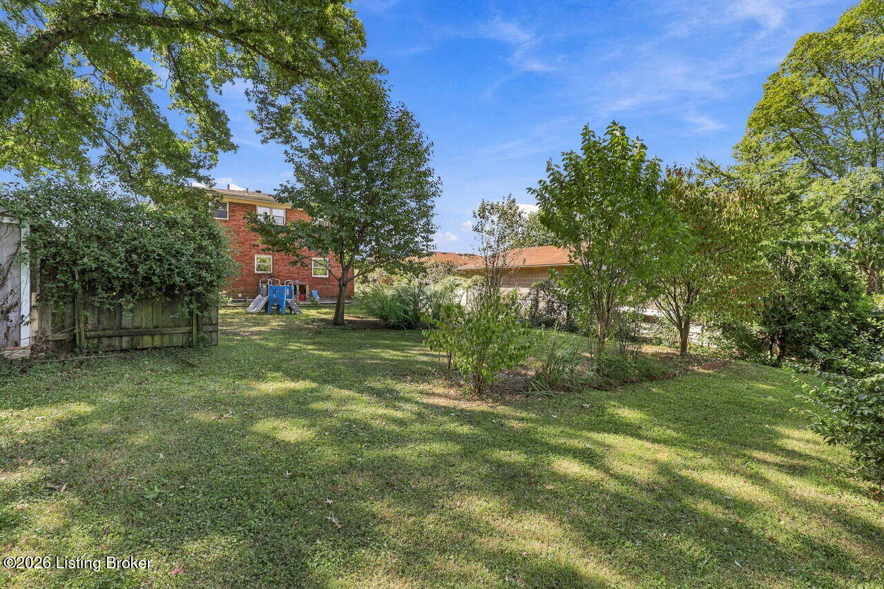 6017 Bay Pine Dr
