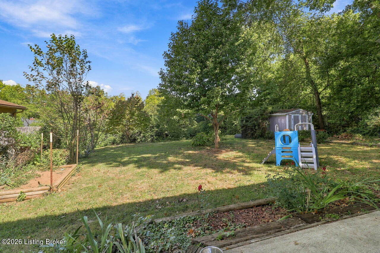 6017 Bay Pine Dr