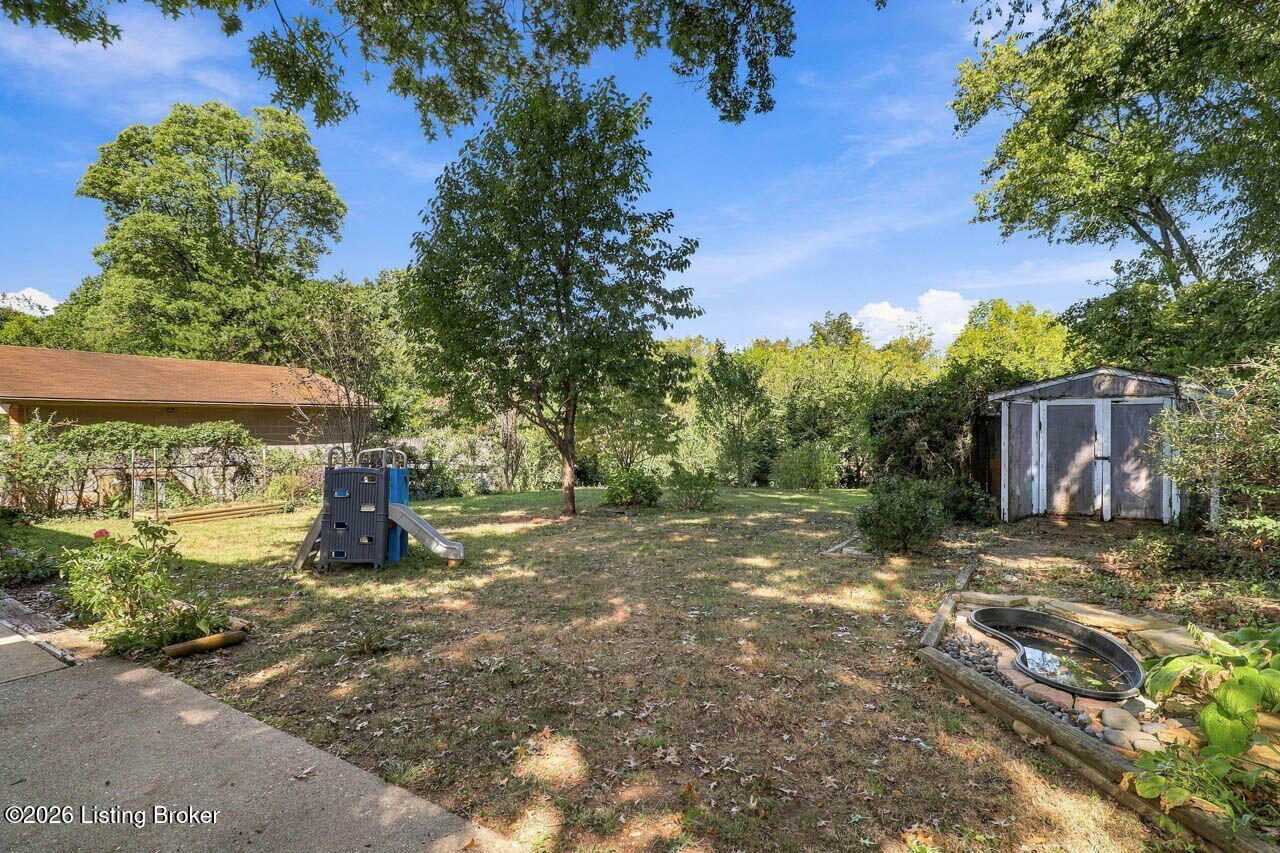 6017 Bay Pine Dr