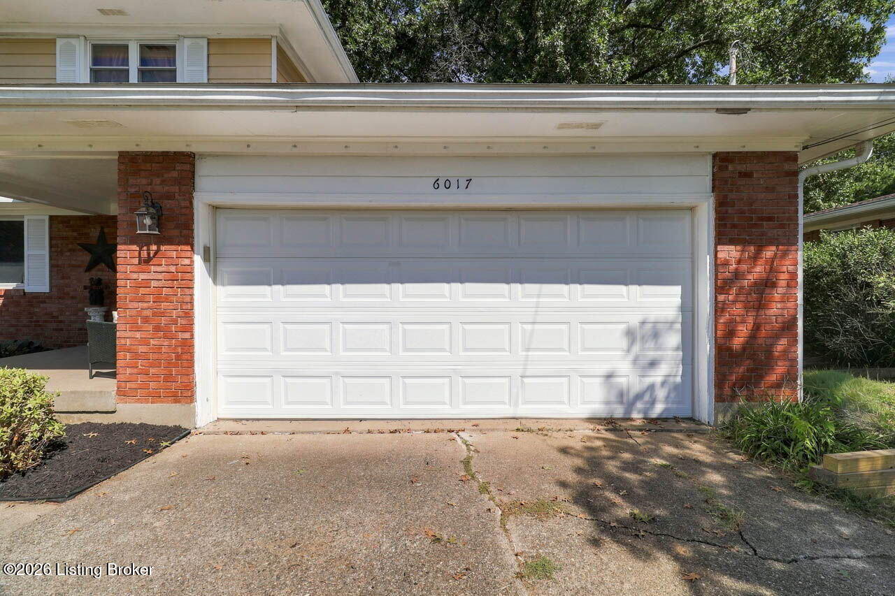 6017 Bay Pine Dr