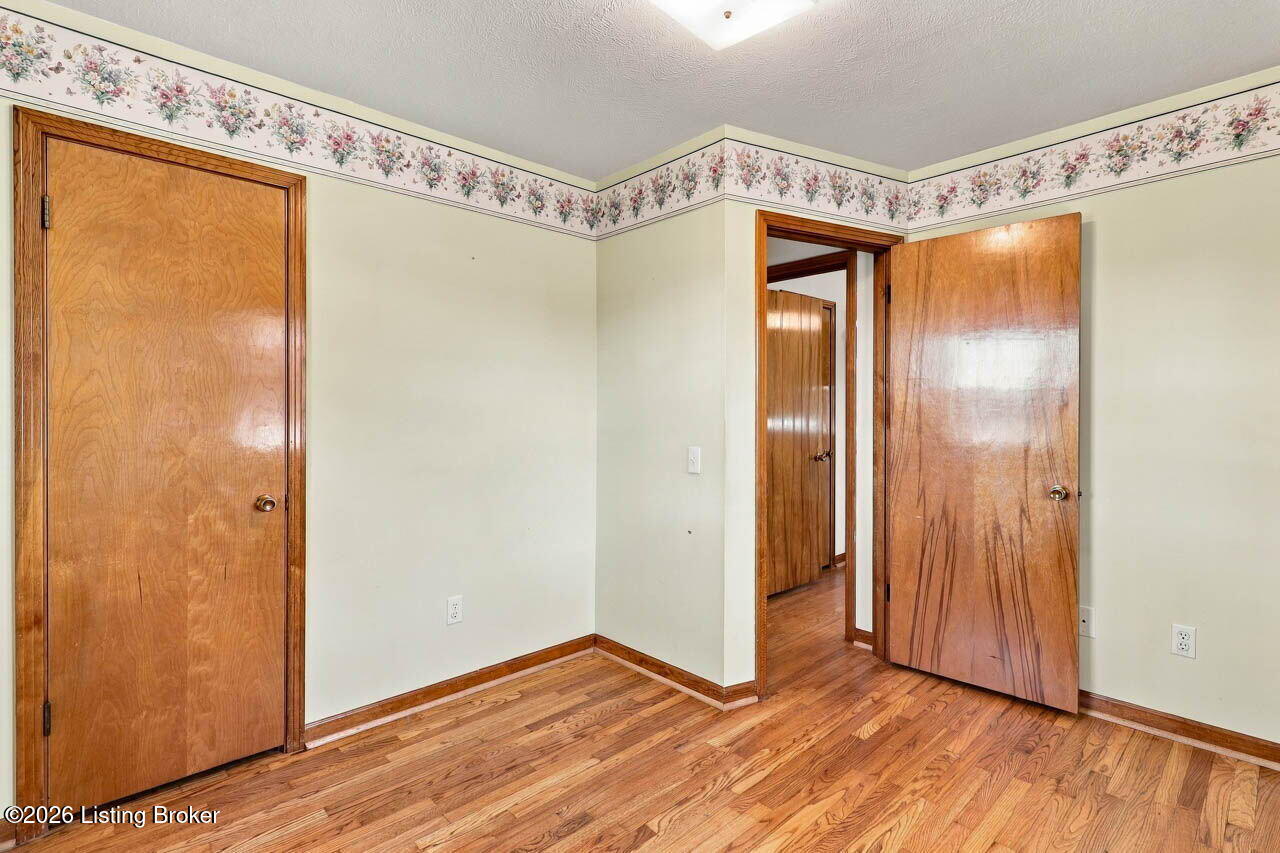 289 Douglas Ln