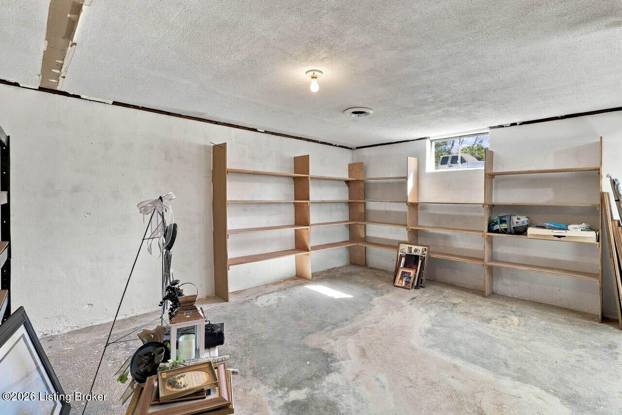 289 Douglas Ln
