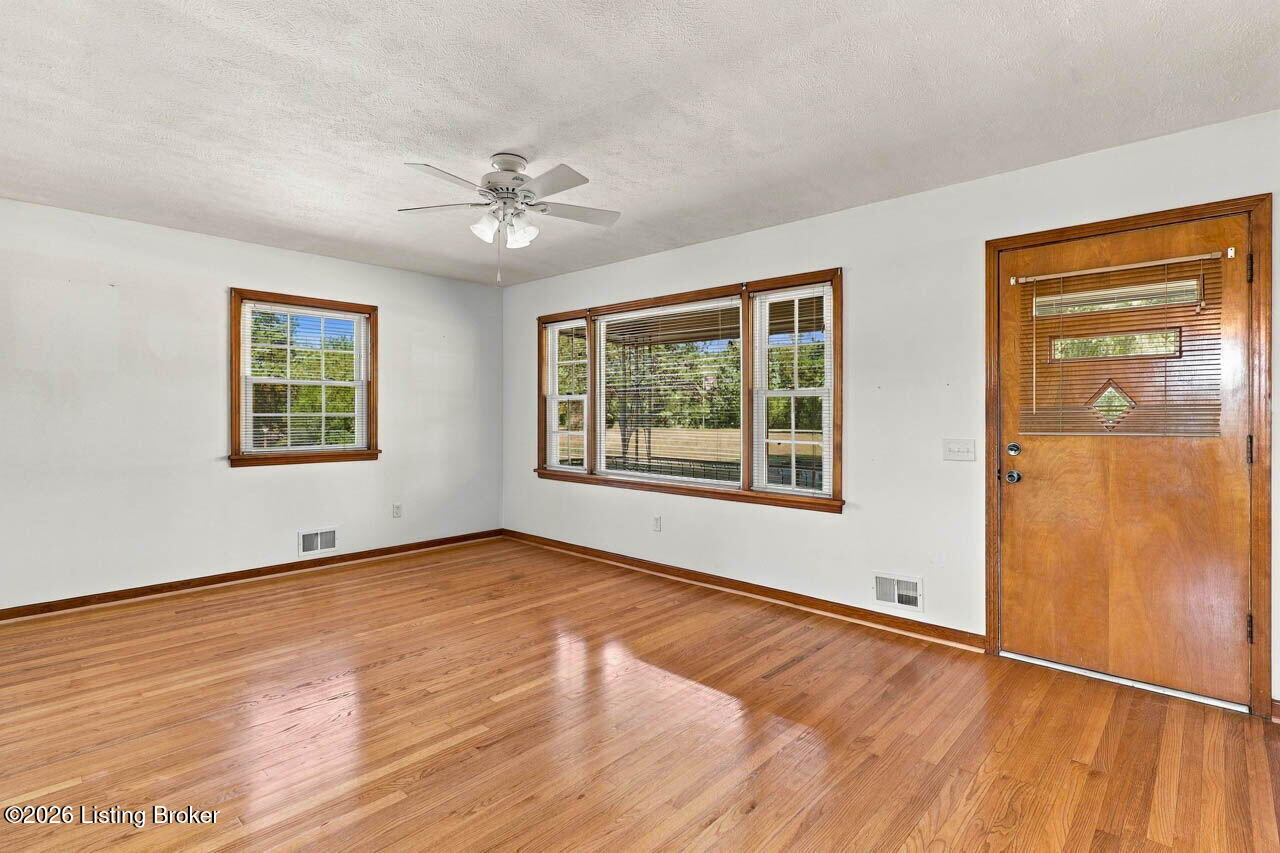 289 Douglas Ln