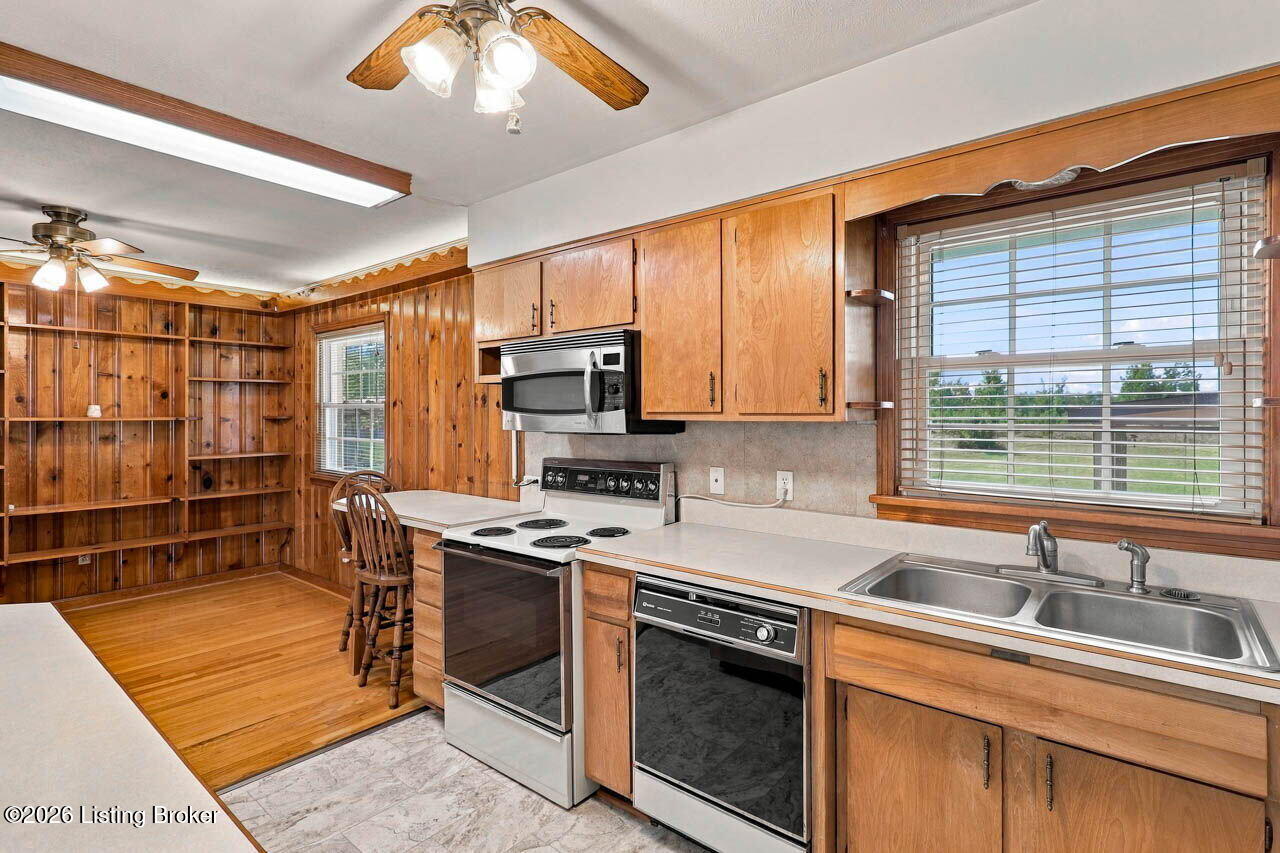 289 Douglas Ln