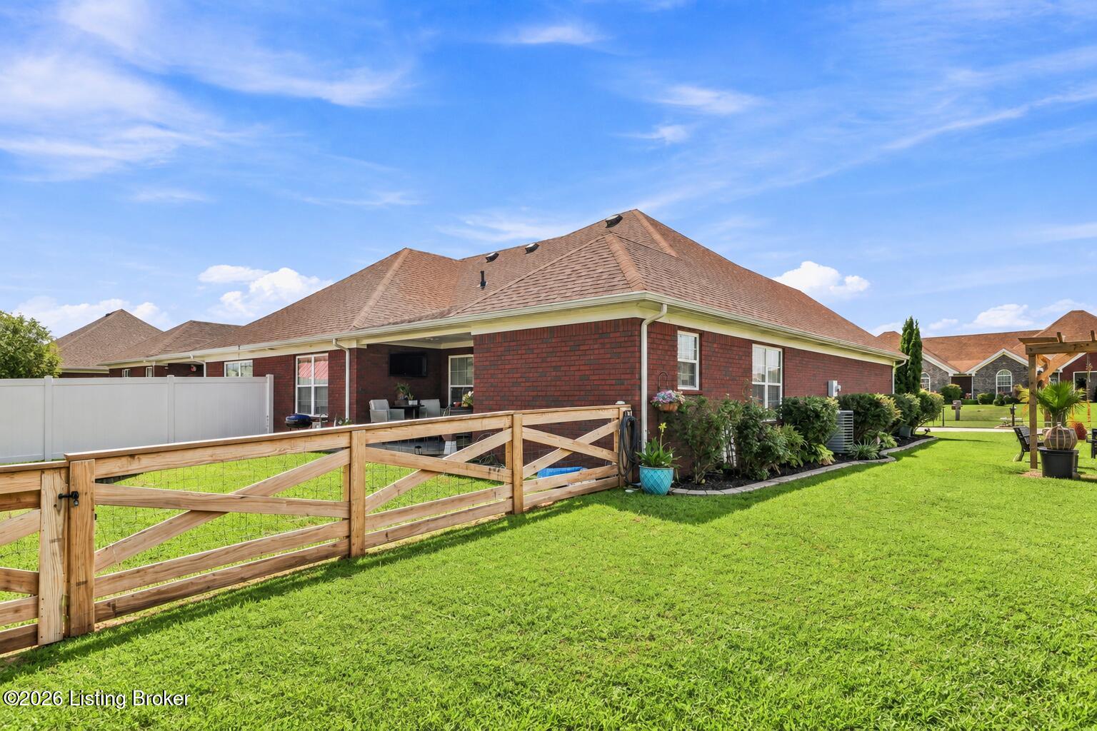 104 Sweetspire Dr
