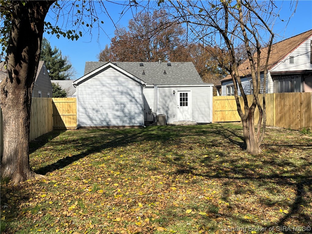 108 W Bowne Boulevard