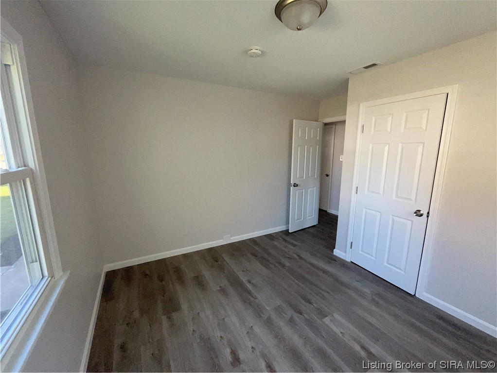 108 W Bowne Boulevard