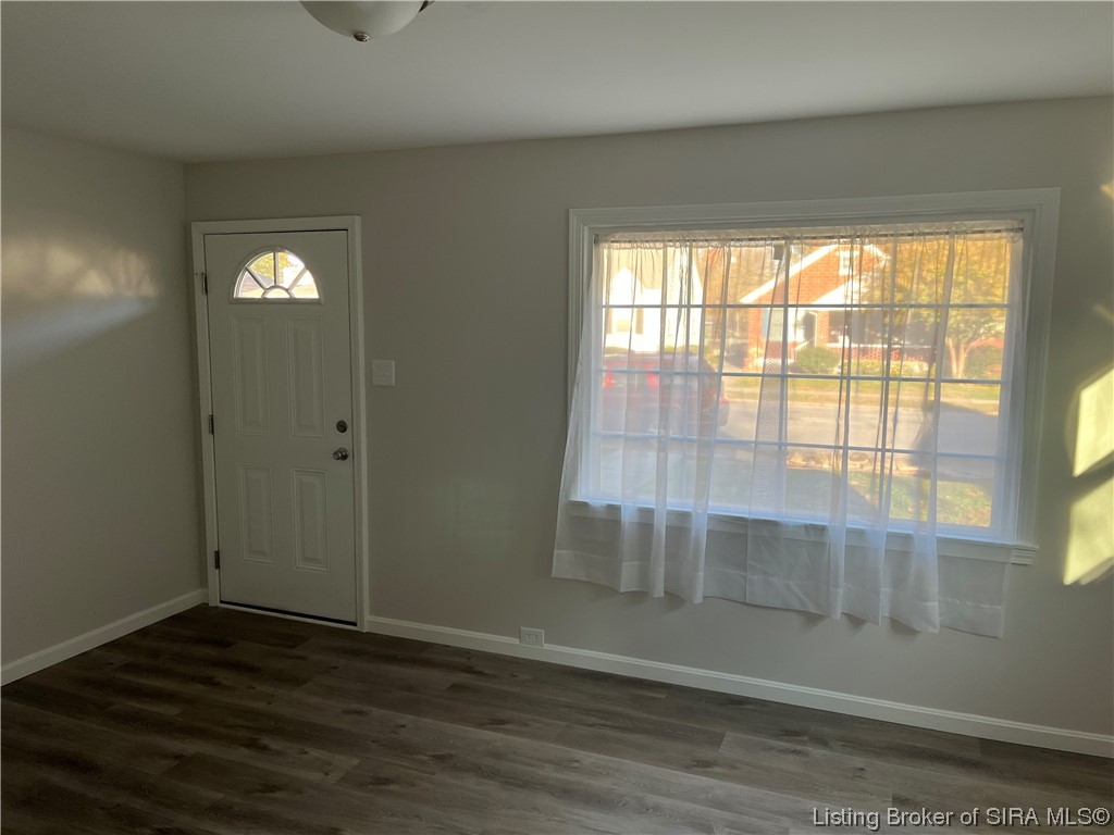 108 W Bowne Boulevard