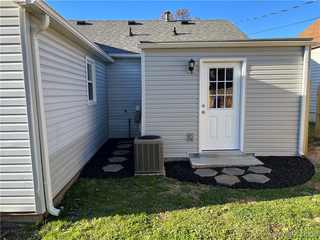 108 W Bowne Boulevard