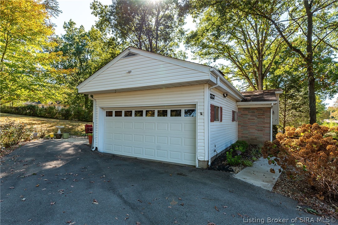 8337 Poplar Drive
