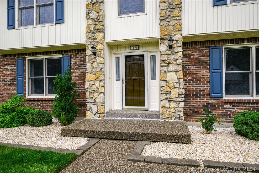 1101 Eastridge Drive