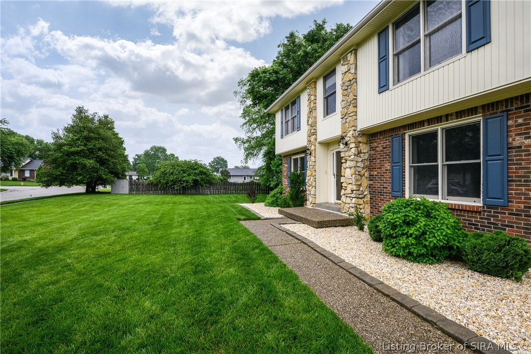 1101 Eastridge Drive