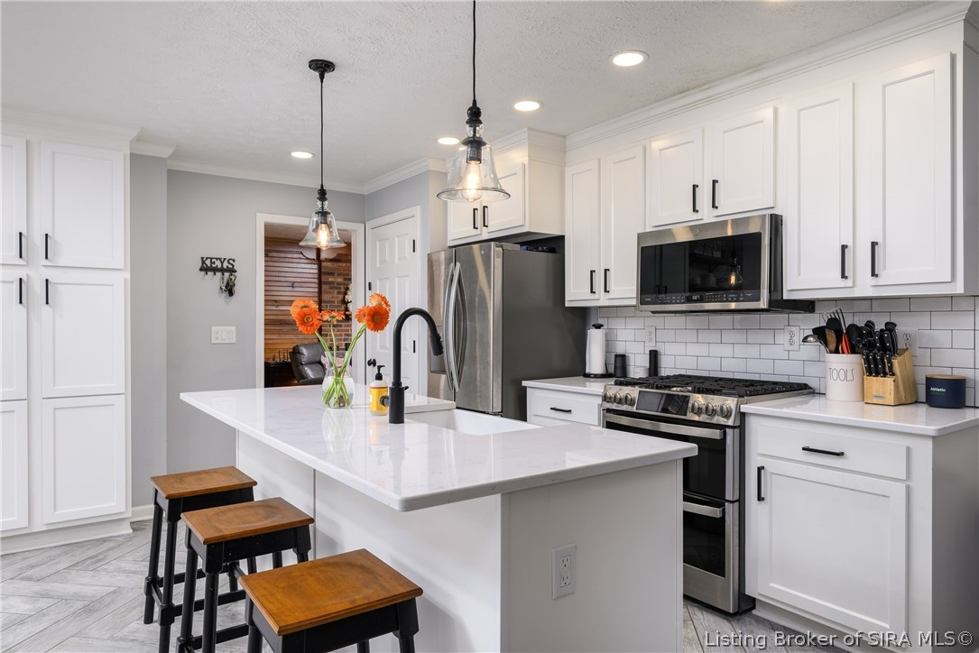 1101 Eastridge Drive