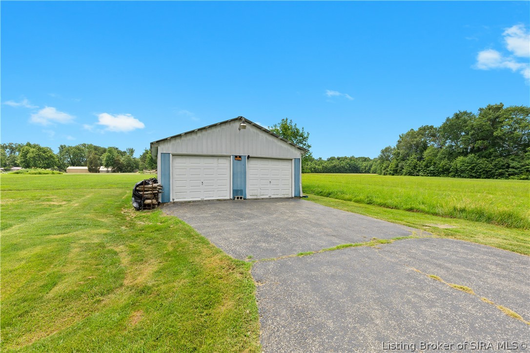 1103 W Helton Road