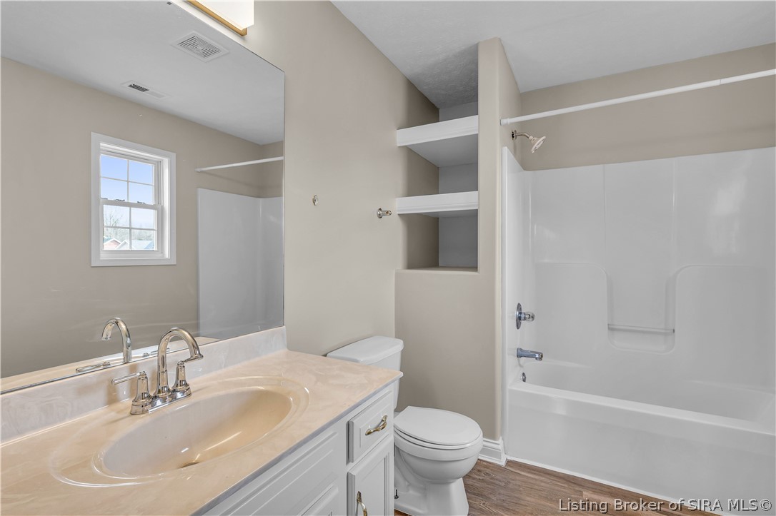 1085 Emerald Drive