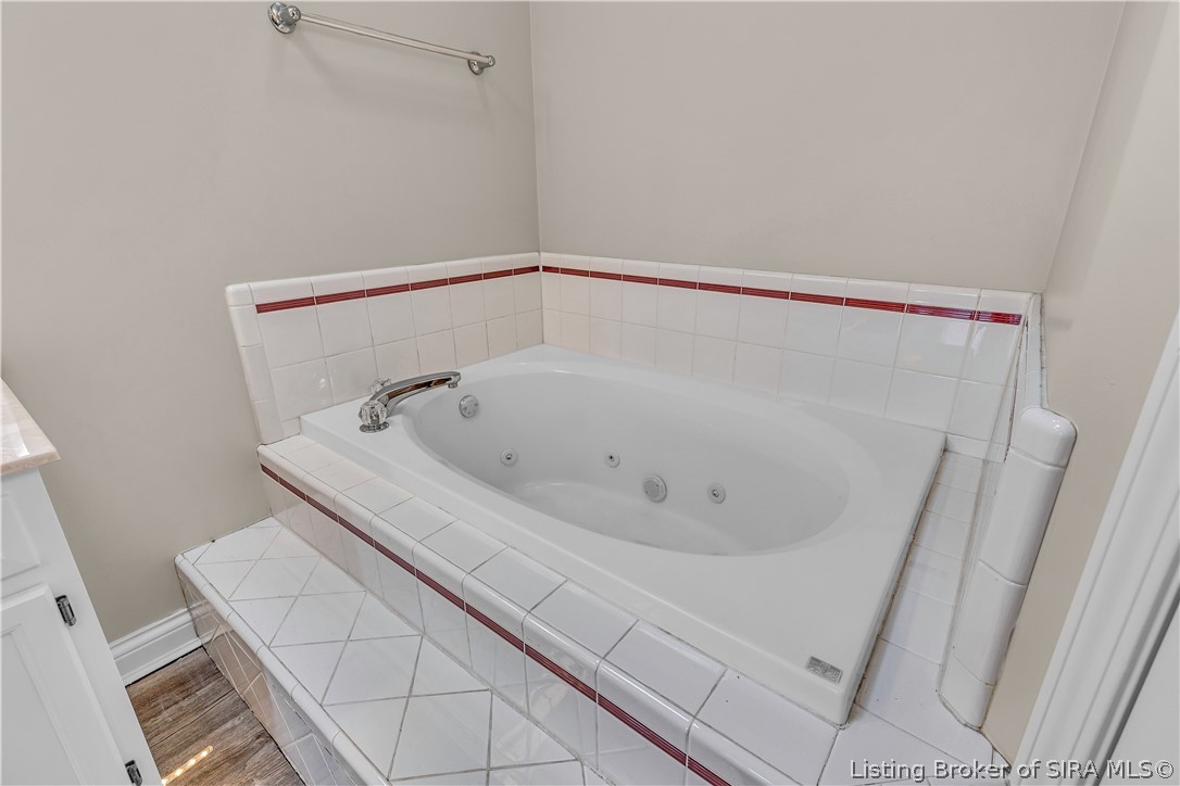 1085 Emerald Drive