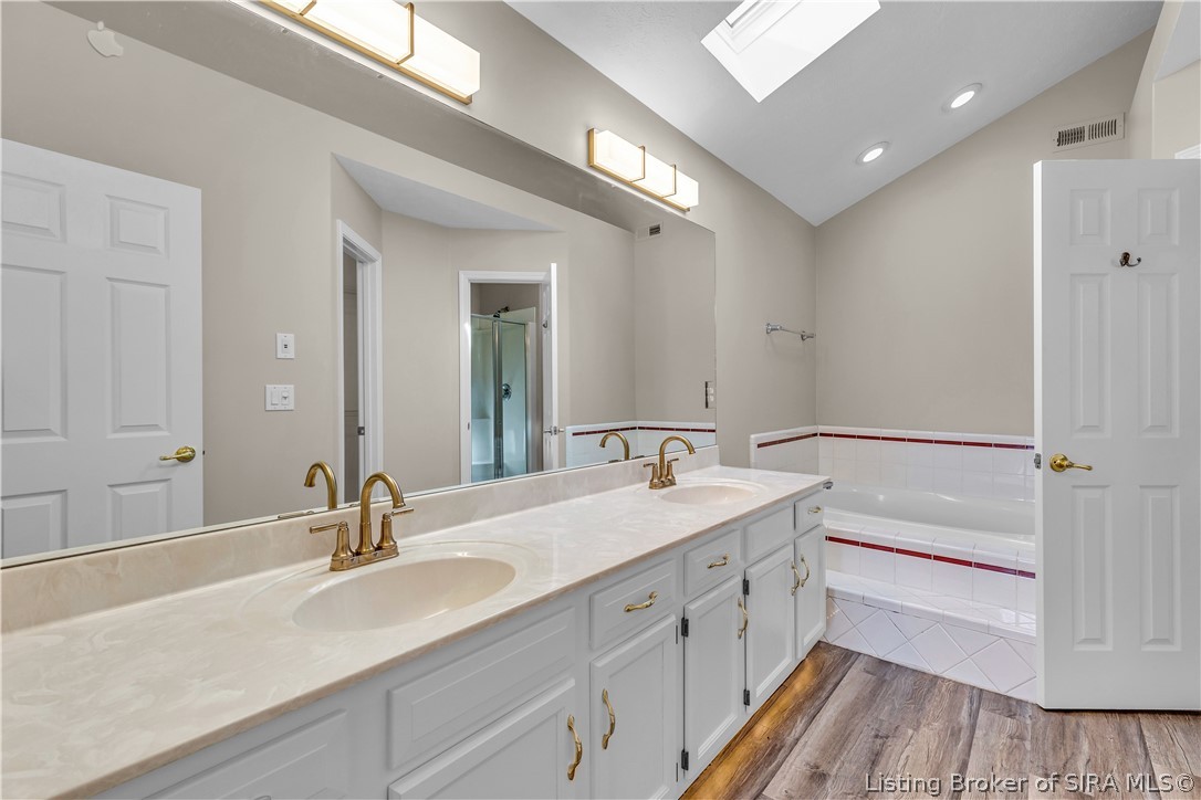 1085 Emerald Drive