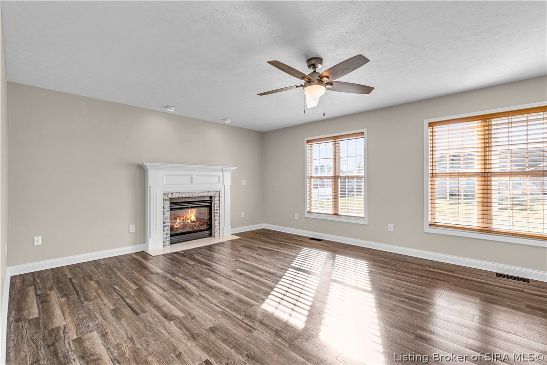 1085 Emerald Drive