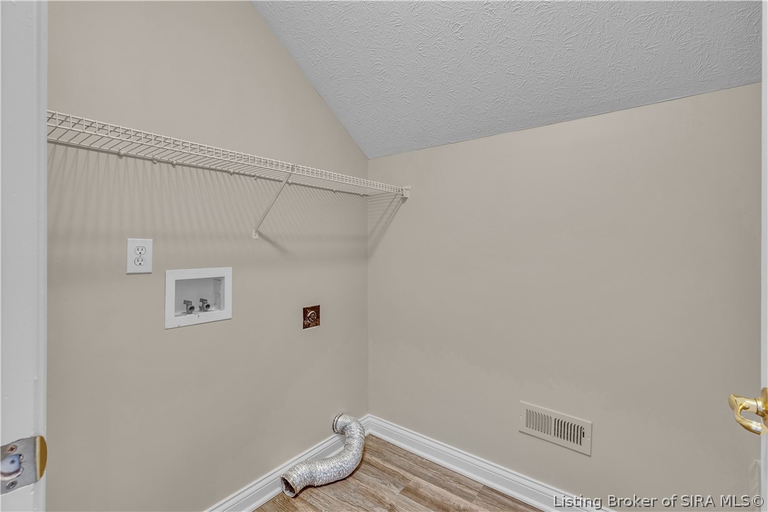 1085 Emerald Drive