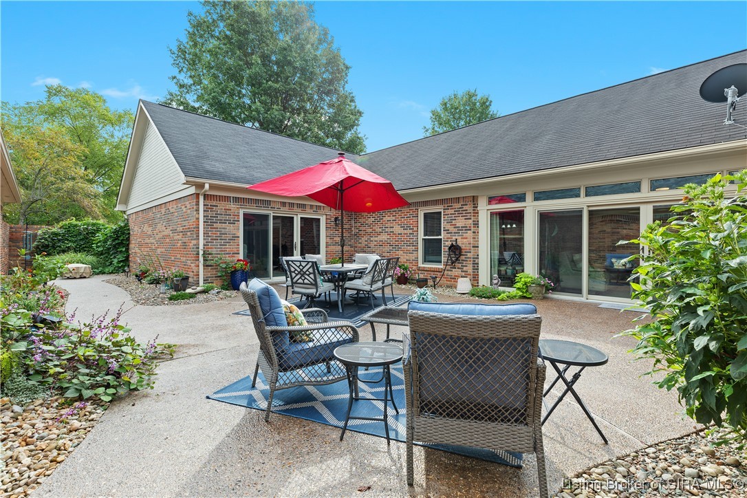 1630 Greenbriar Court
