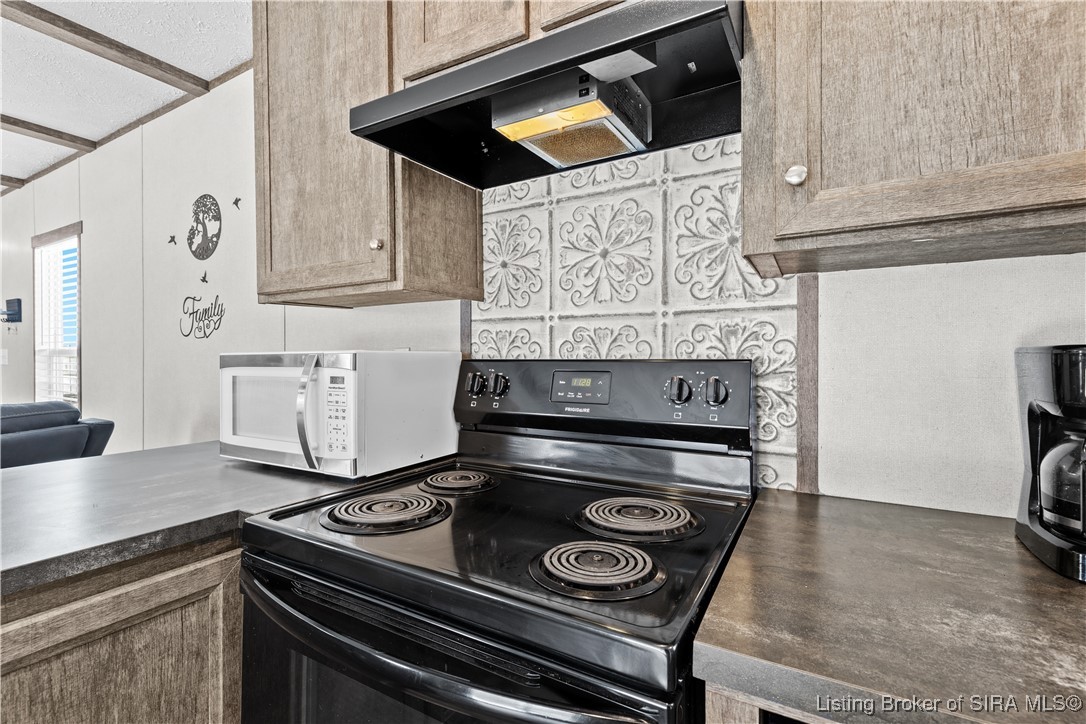 9776 S Kays Chapel Road