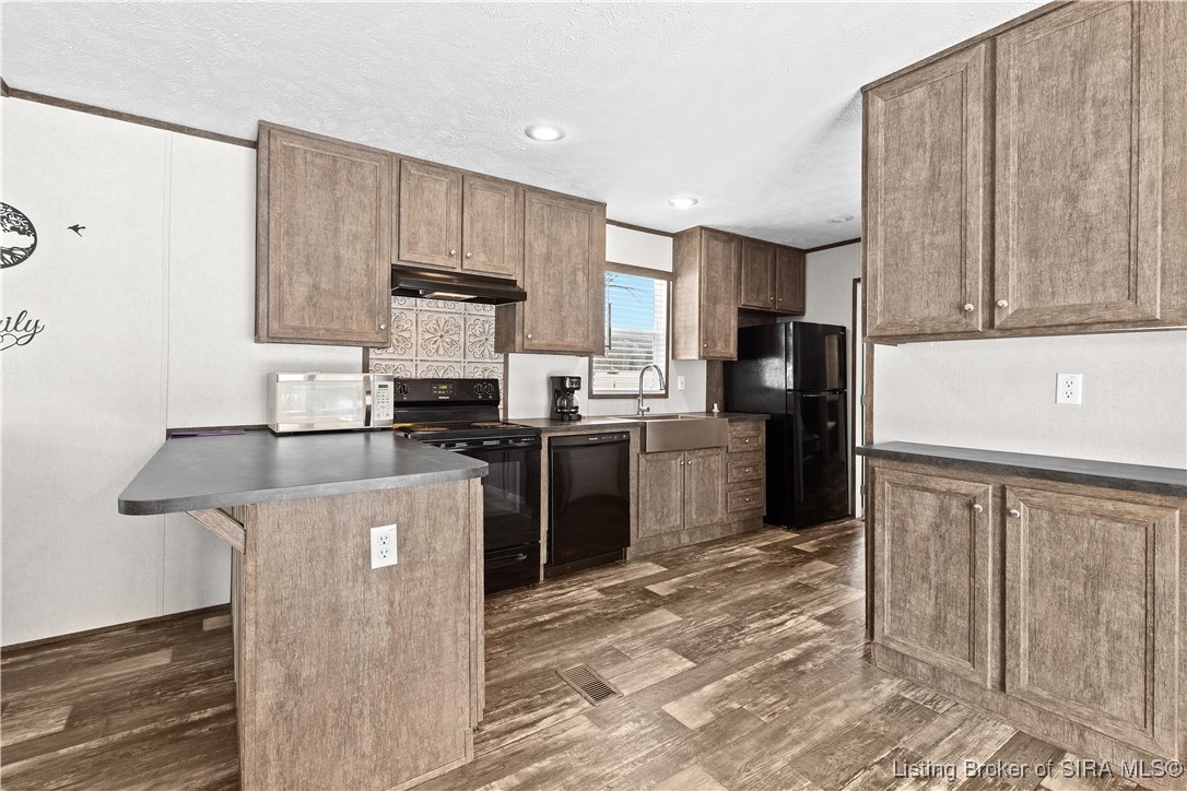 9776 S Kays Chapel Road