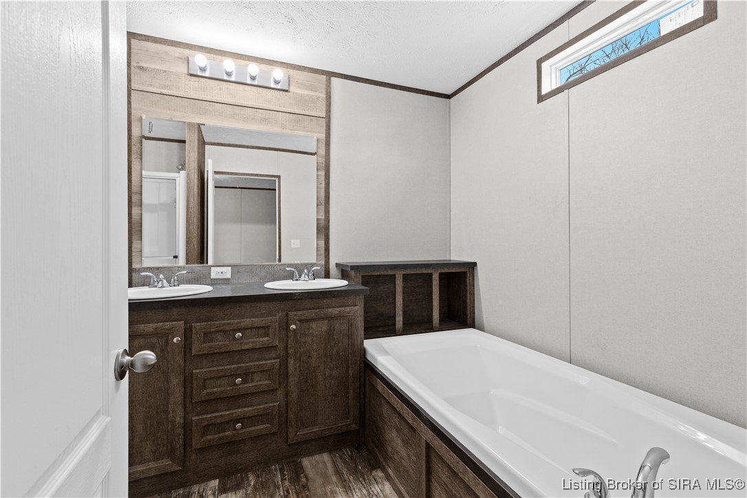 9776 S Kays Chapel Road