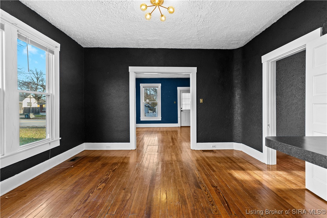 639 W 7th Street