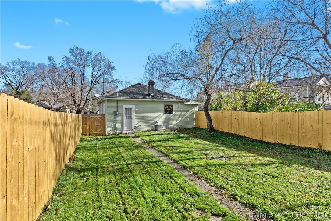 639 W 7th Street