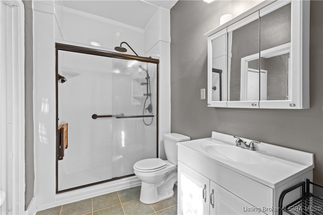 639 W 7th Street