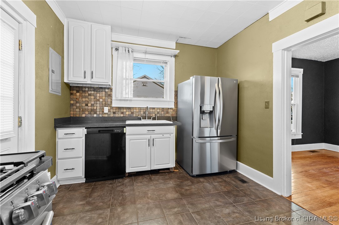 639 W 7th Street