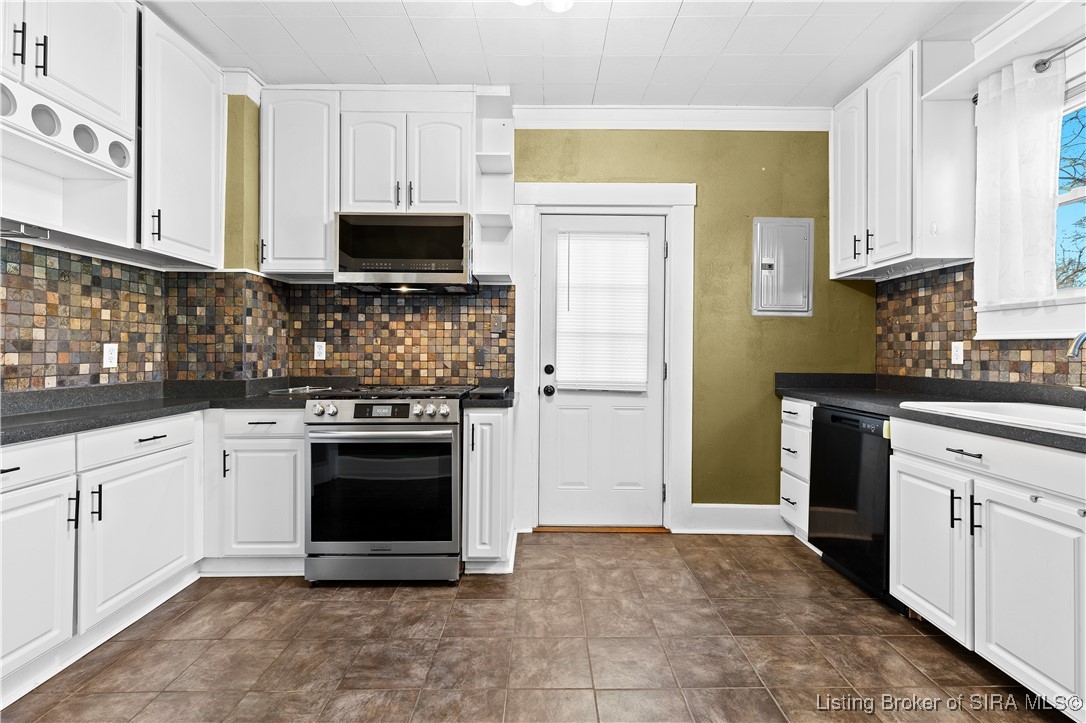 639 W 7th Street