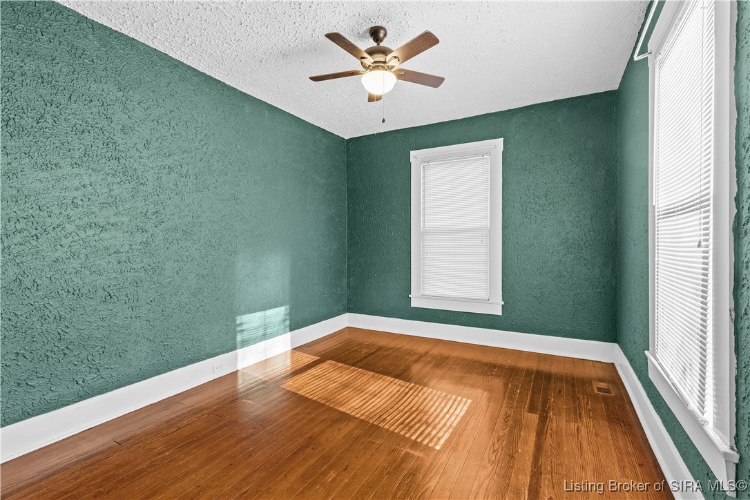639 W 7th Street