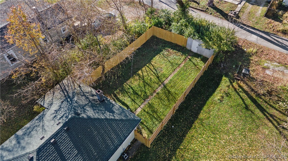 639 W 7th Street