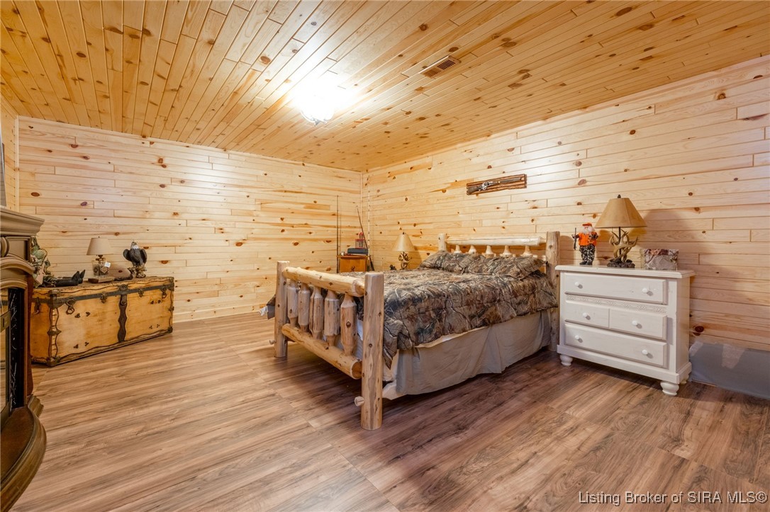 8961 Lake Point Drive