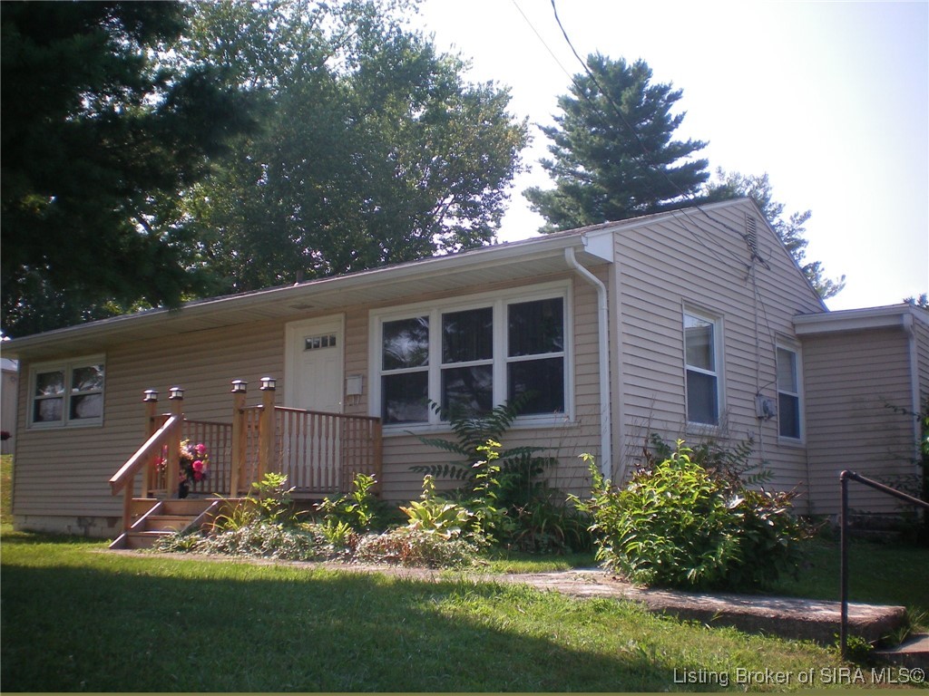 903 E Walnut Street