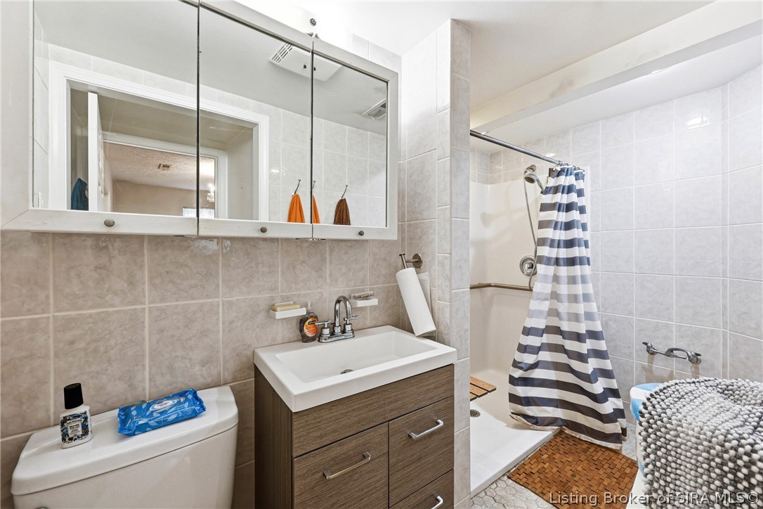 2103 Fairway Court