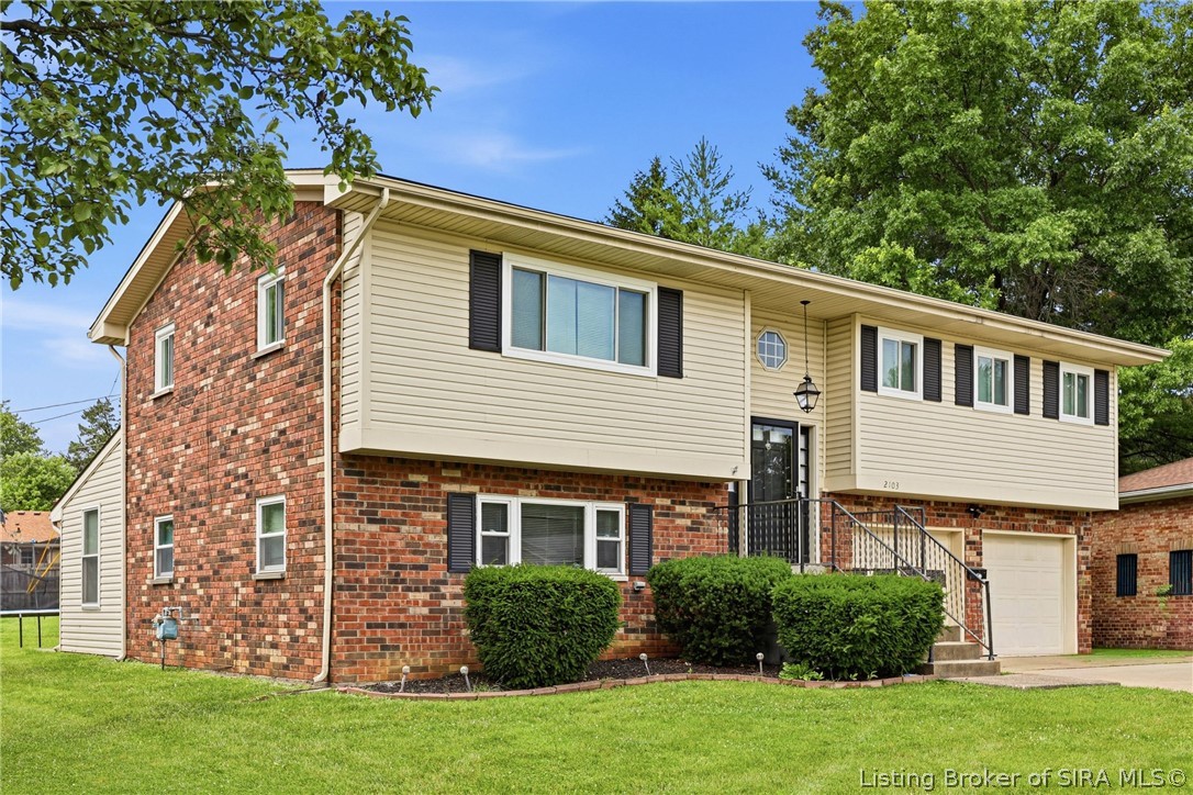 2103 Fairway Court